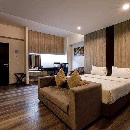 Grand Marina Residence Hotel Ban Laem Chabang Екстериор снимка