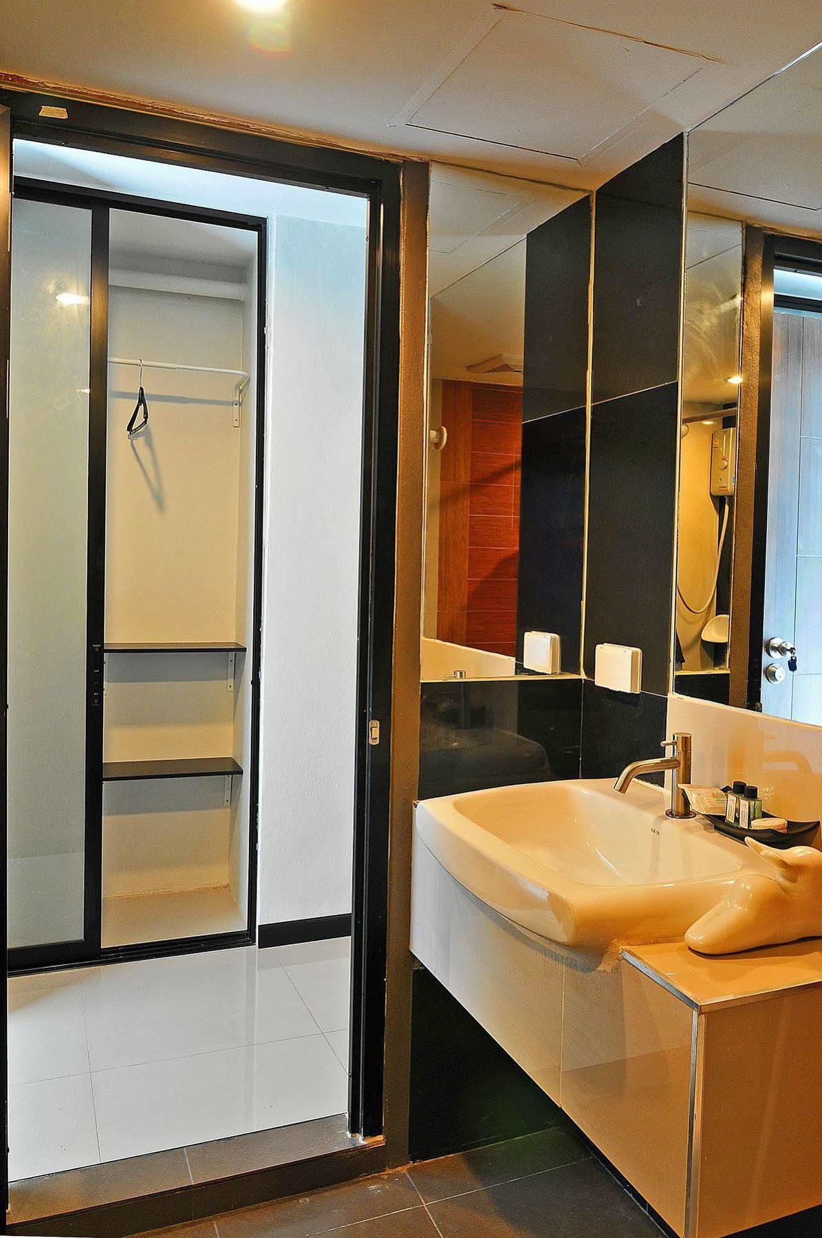 Grand Marina Residence Hotel Ban Laem Chabang Екстериор снимка