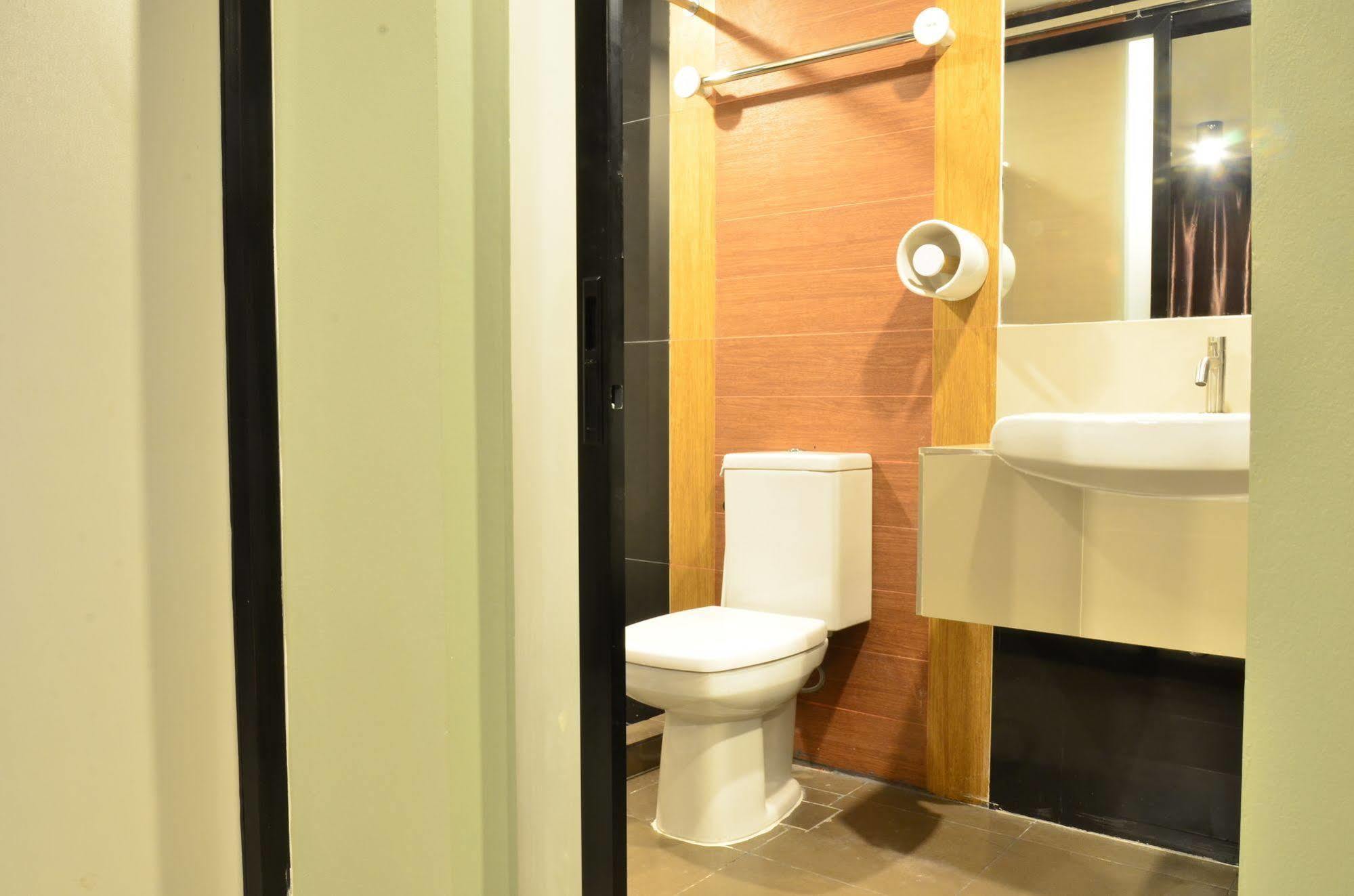 Grand Marina Residence Hotel Ban Laem Chabang Екстериор снимка